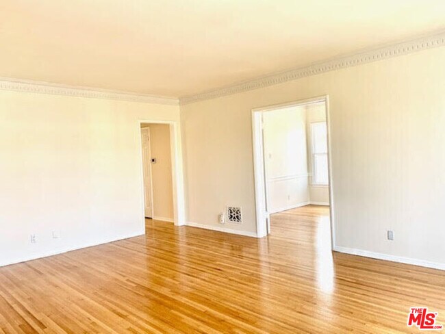 Foto del edificio - 356 S La Jolla Ave