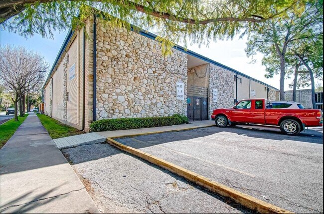 Foto del edificio - 1903 Commonwealth St