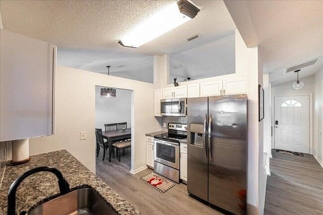 Foto del edificio - 2341 SW Independence Rd