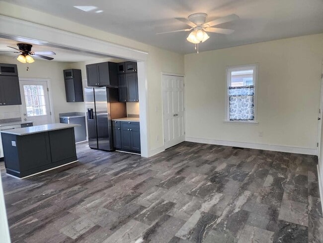 Foto del edificio - 522 S Broadway