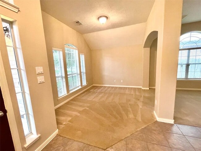 Building Photo - 6014 Conroy Pointe Ln