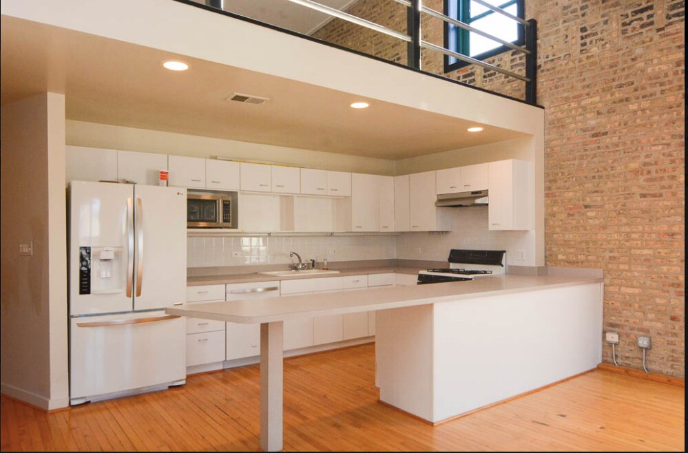 Building Photo - 3017 N Lincoln Ave