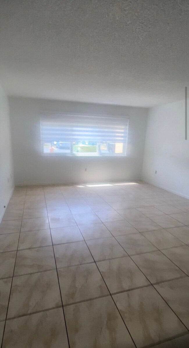 Foto del edificio - 6970 NW 186th St