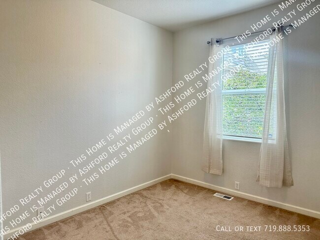 Building Photo - 11831 Asplund Grove