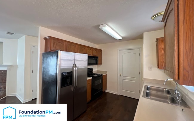 Building Photo - 9115 Cinderhill Cove E