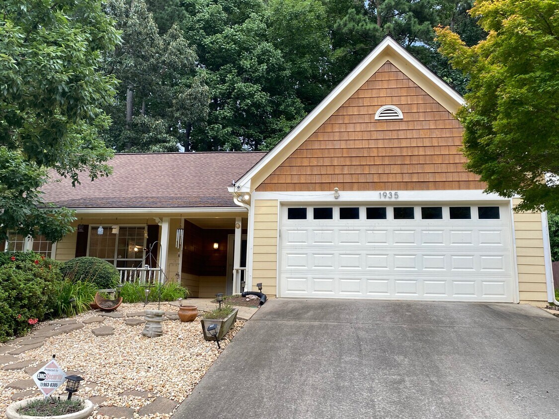 1935 Keswick Place Dr, Lawrenceville, GA 30043 House for Rent in