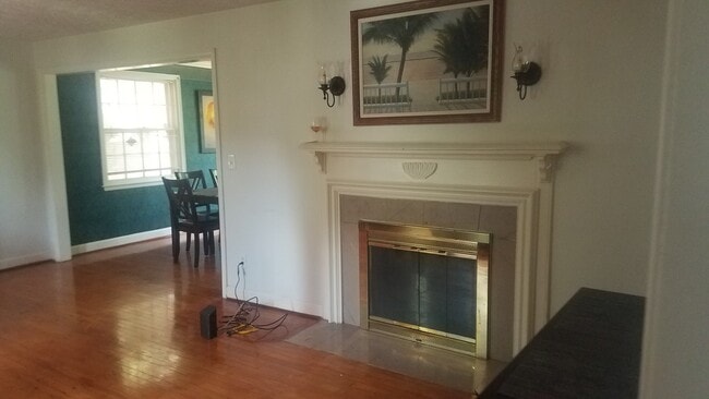 Building Photo - 2 E 54th St