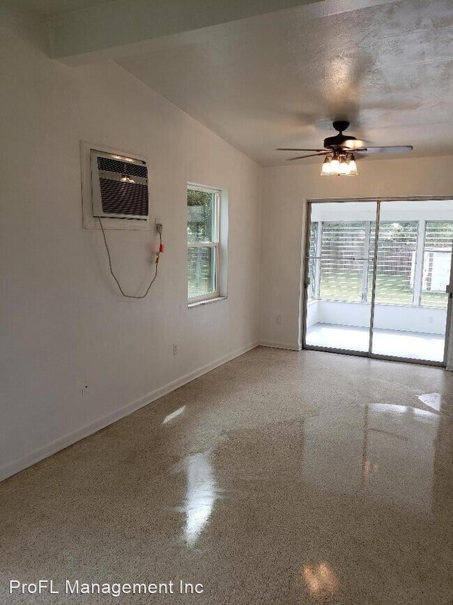 Foto del edificio - 2 br, 1 bath House - 1516 W Floyd Cir