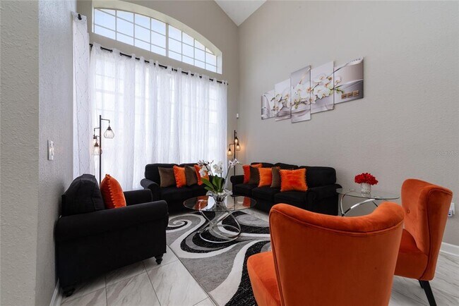 Foto del edificio - 4901 Dunmore Ln