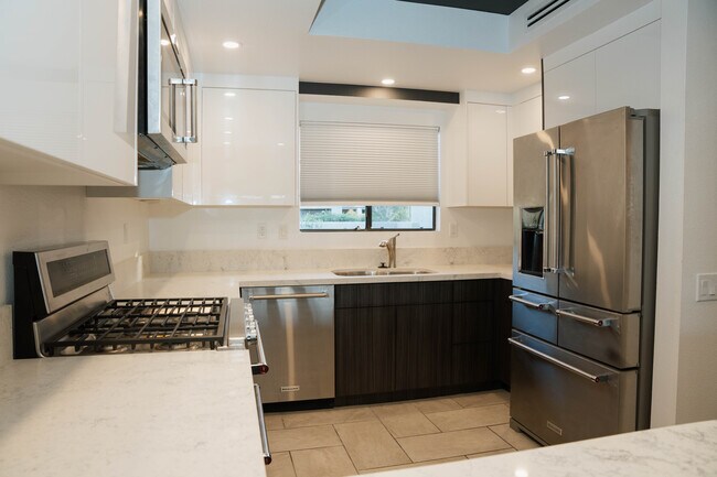 Kitchen - 1322 Tiffany Cir N
