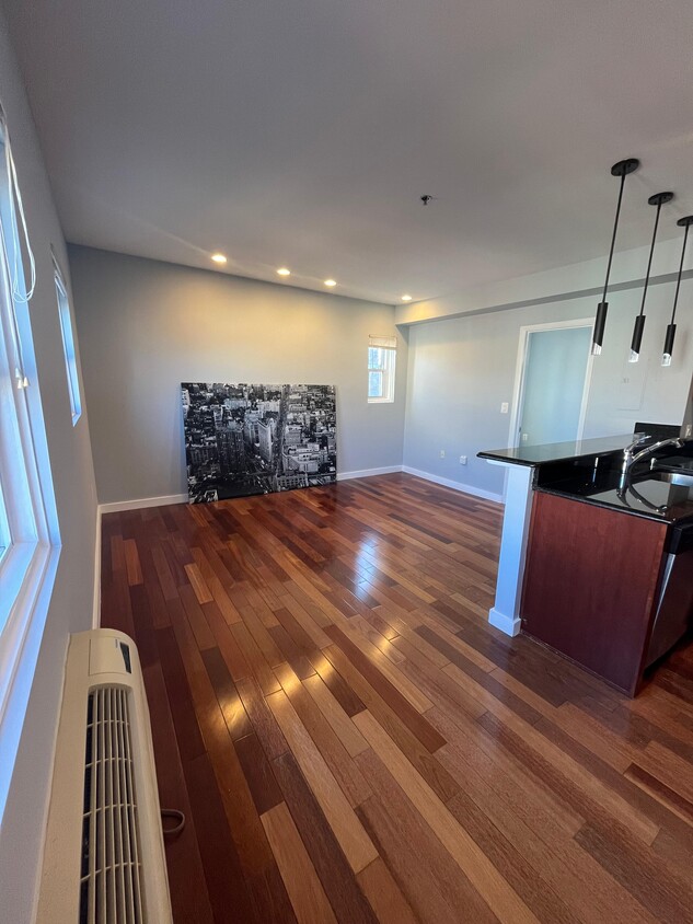 Foto principal - 1512 Marion St NW