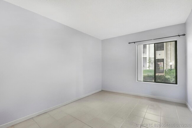 Building Photo - 150 Pineview Rd