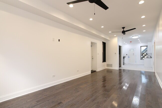 Building Photo - 1610 S Loomis St