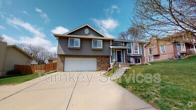 Building Photo - 204 Summerset Dr