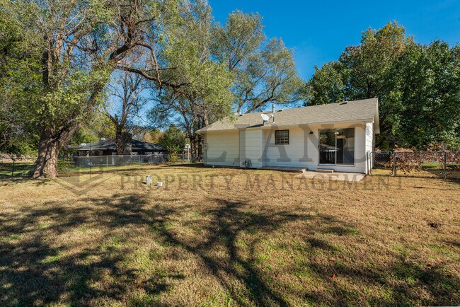 Building Photo - 801 Atherton St