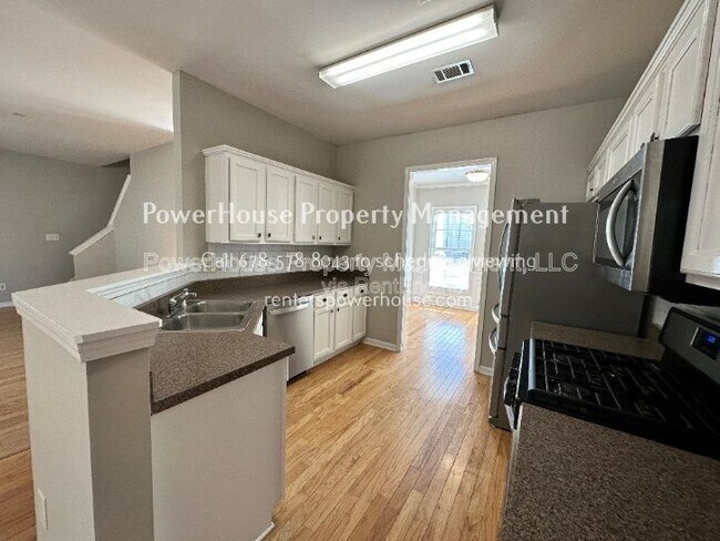 Foto del edificio - 2403 Walnut Tree Ln