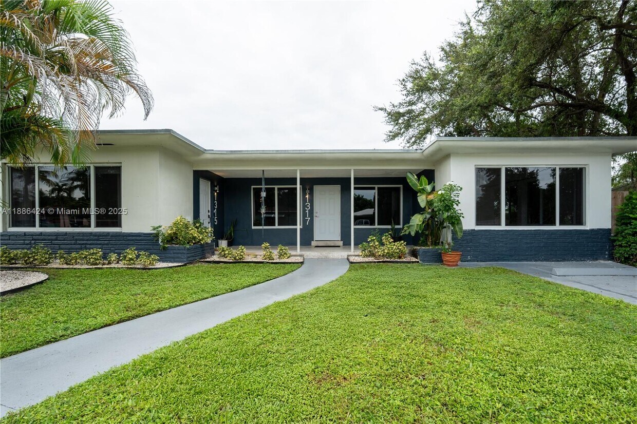 Foto principal - 1317 NE 116th St