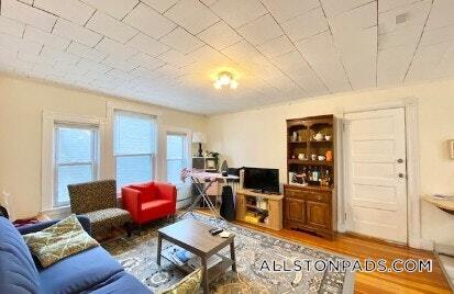 Foto del edificio - 50 Brainerd Rd