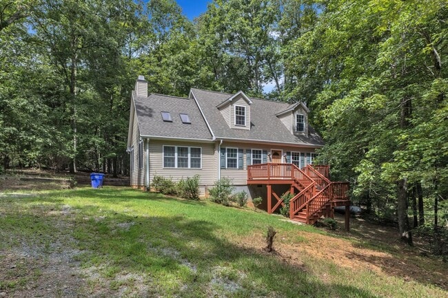 Foto del edificio - Peaceful Country Home Close to Chapel Hill