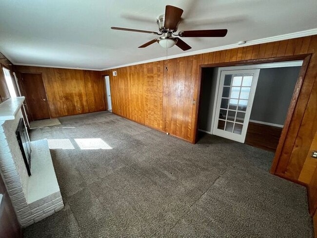 Building Photo - Ranch-Style 3 Bedroom, 1 Bathroom with 1 C...