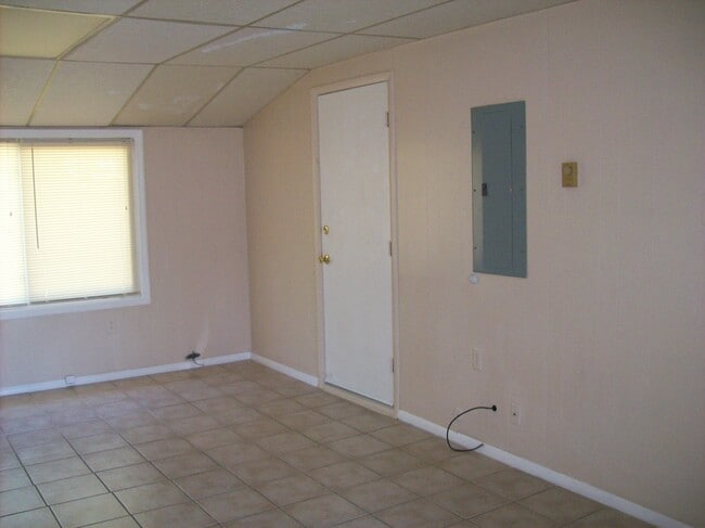 Photo - 75 Baldwin Ln House