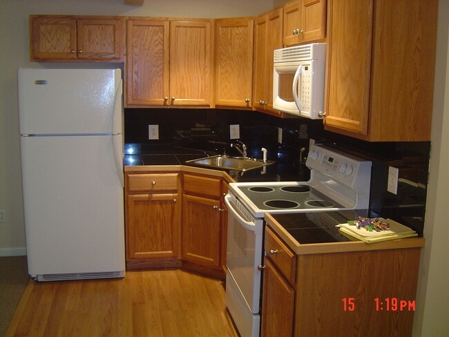 Building Photo - 302 Silver St