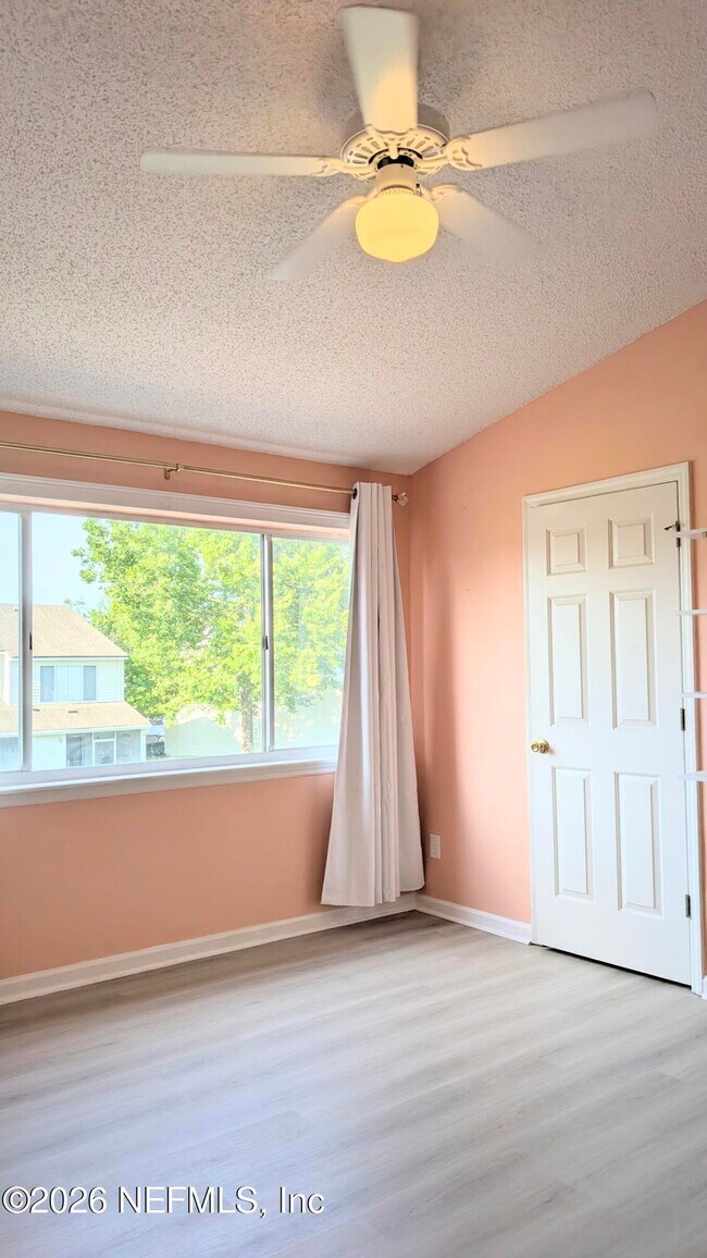 Foto del edificio - 12311 Kensington Lakes Dr