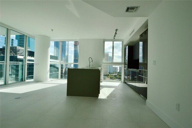 Building Photo - 1080 Brickell Ave
