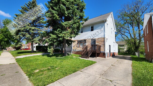 Building Photo - 20609 Hillgrove Ave