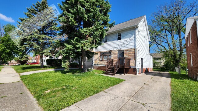 Foto del edificio - 20609 Hillgrove Ave