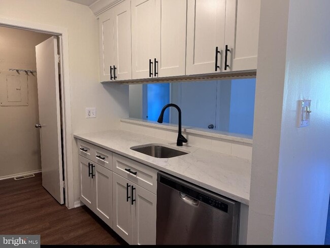 Foto del edificio - 1001 Woodhollow Dr