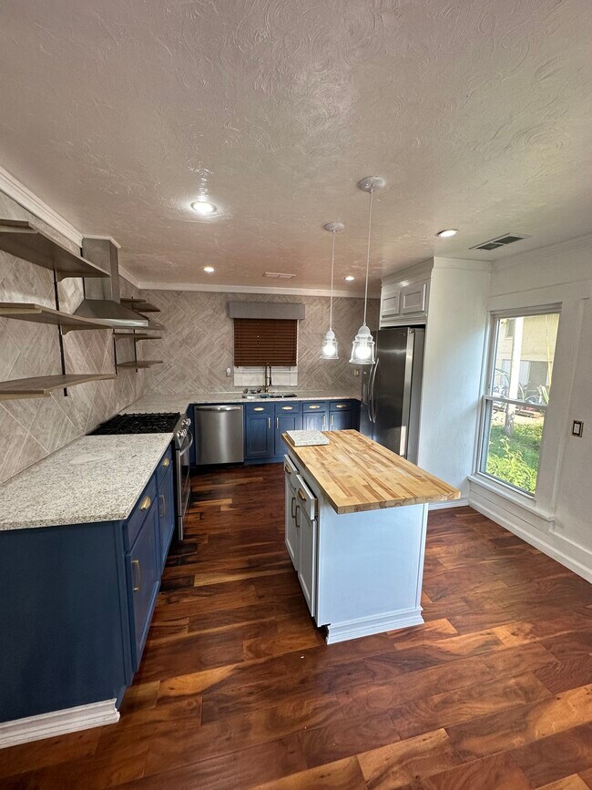 Foto del edificio - 333 E Stoddard St