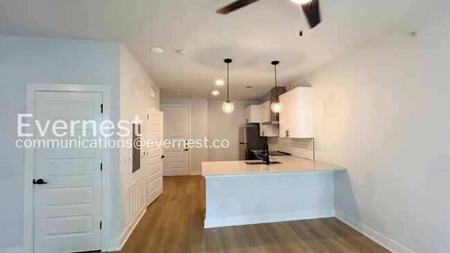 Building Photo - 3101 Govalle Ave