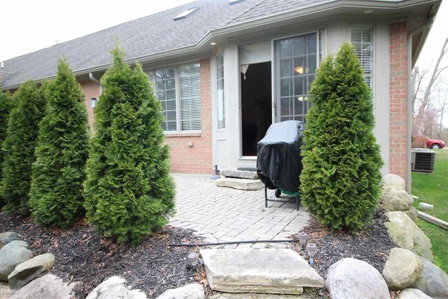 Foto del edificio - 50812 Redwood Ln