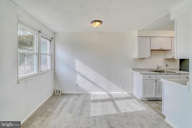 Foto del edificio - 10203 E Keswick Rd