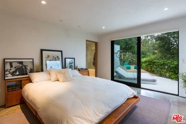 Building Photo - 2463 Solar Dr