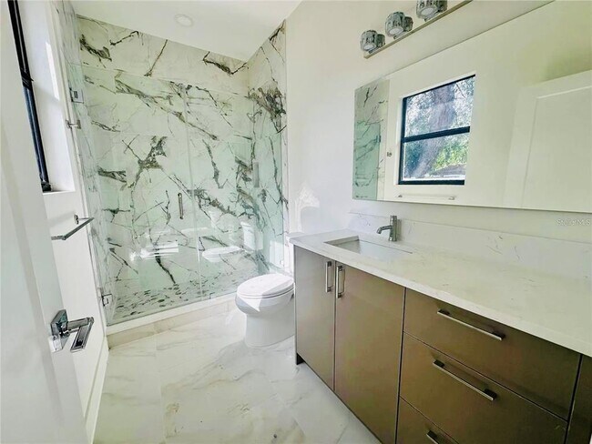 Foto del edificio - 4106 N Thatcher Ave