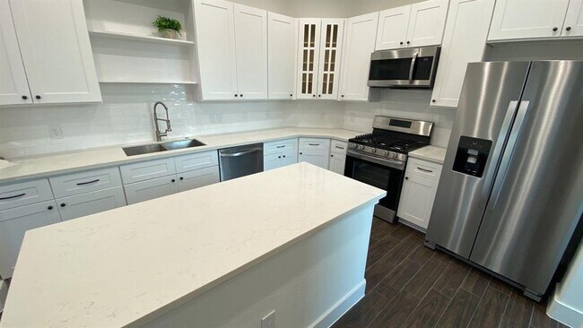 Foto del edificio - 8509 Comal St