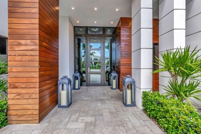 Foto del edificio - 17241 Carretto Ct