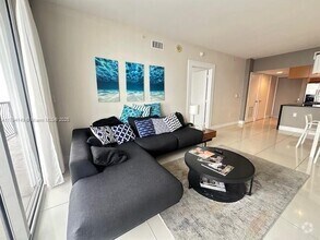 Building Photo - 1750 N Bayshore Dr