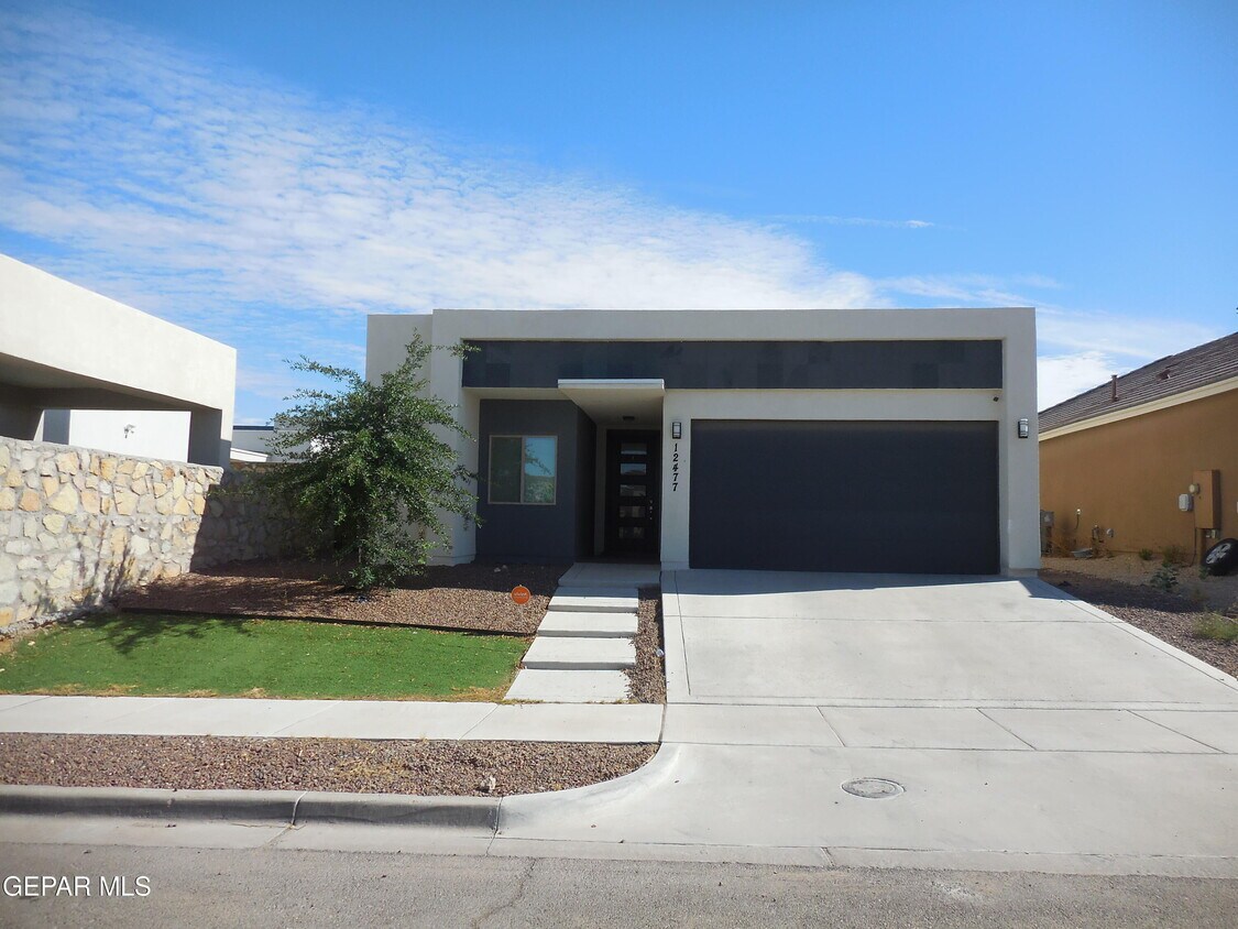 Primary Photo - 12477 Knightsbridge Dr