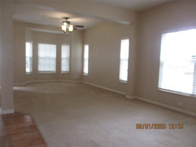Foto del edificio - 8905 Silk Bay Pl