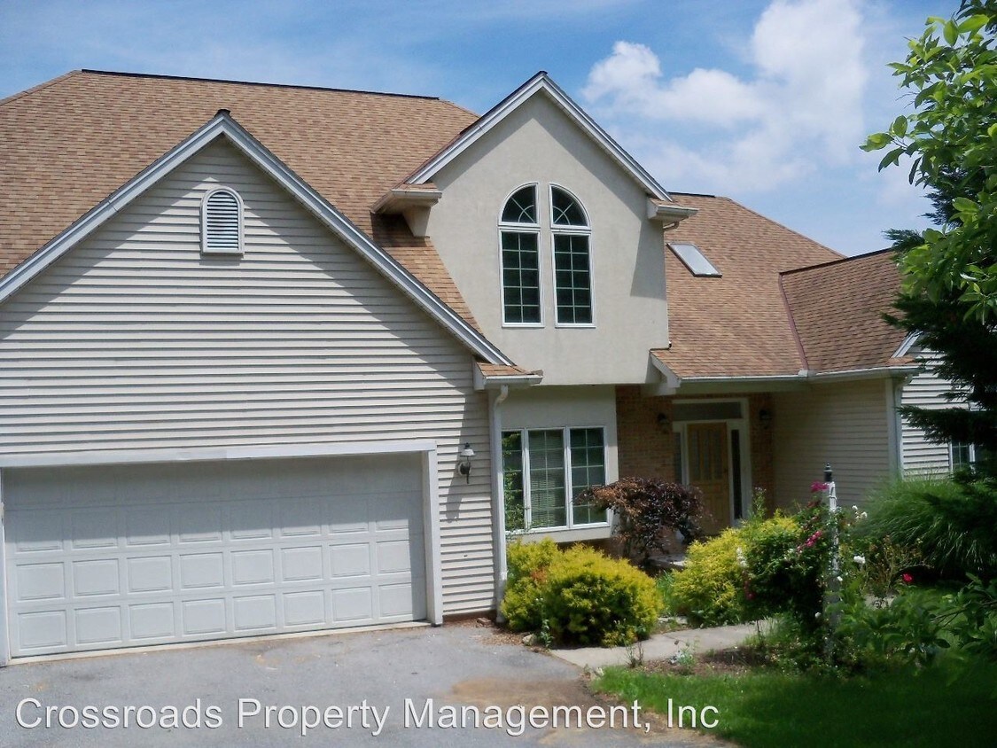 Primary Photo - 4 br, 2.5 bath House - 2817 Spring Valley Rd.