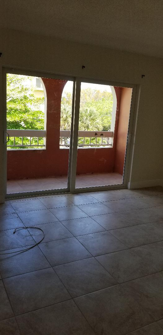 Foto del edificio - 8101 Camino Real
