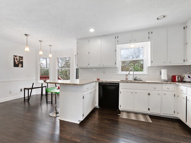 Building Photo - 3007 Winding Way SW