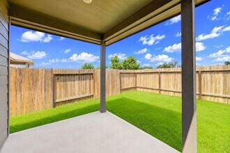 Building Photo - 14469 Sugar Pines Dr