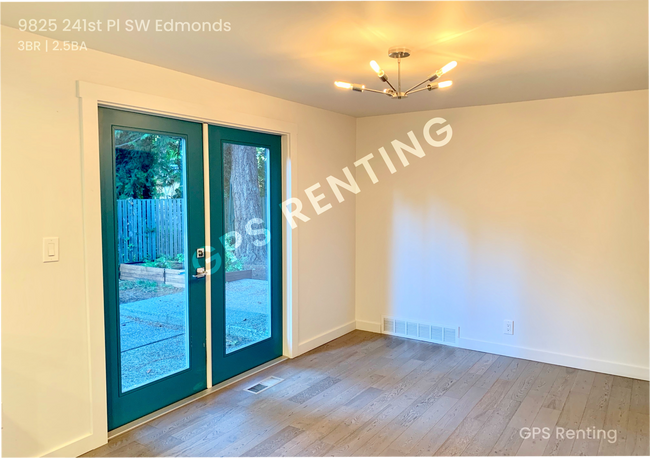 Building Photo - Edmonds 3bd beautifully updated home!