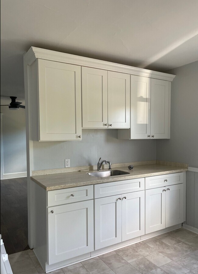 Building Photo - 48 Brightwood Ave