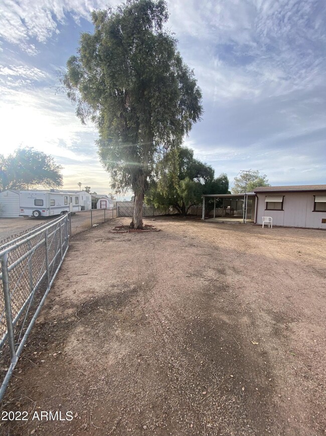Building Photo - 1075 N Villa Granada Dr