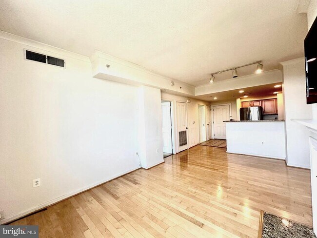 Building Photo - 4480 Market Commons Dr